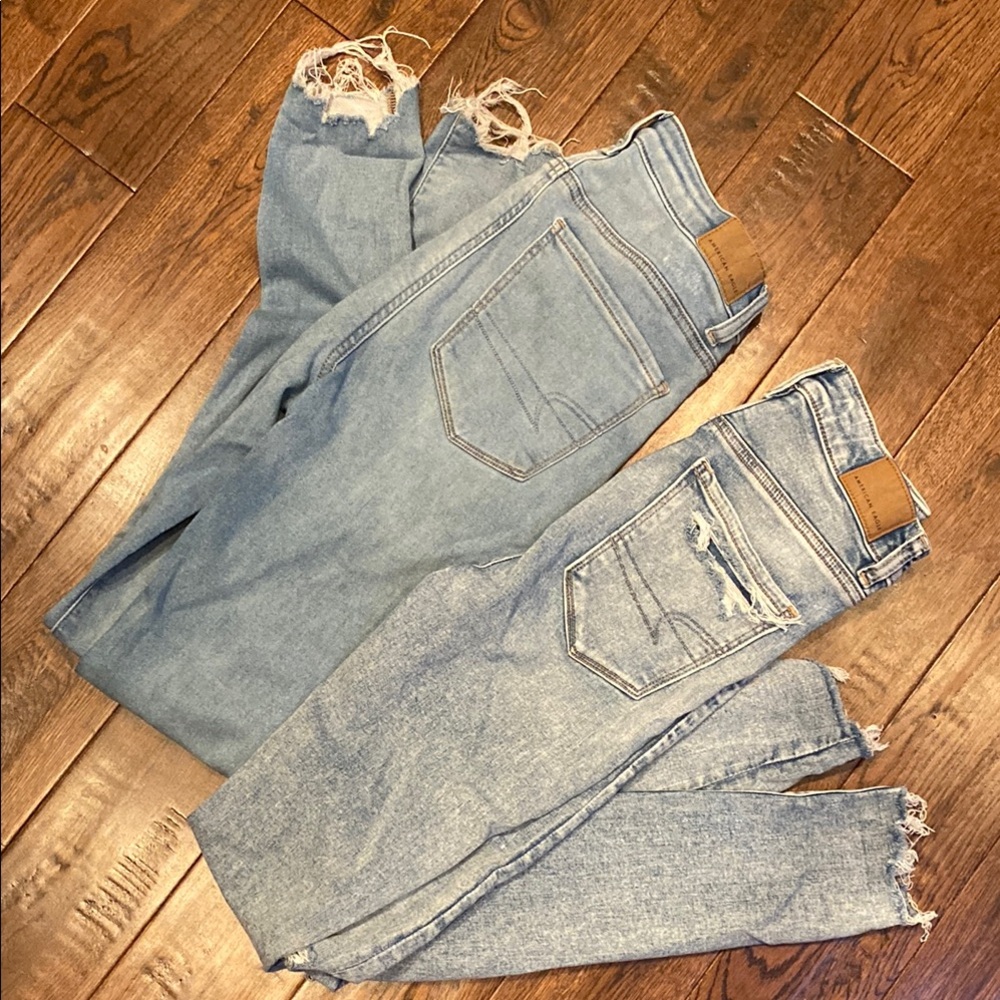 American Eagle size 2 Long Distressed Jeans